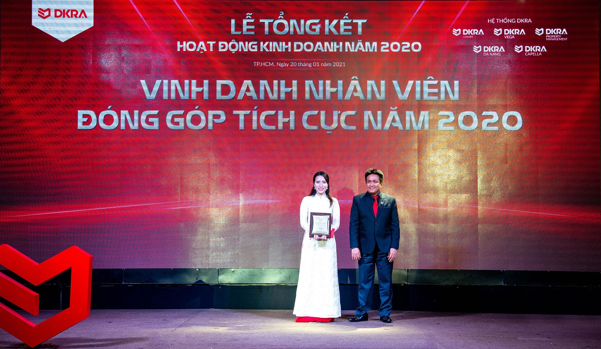 21.-Nhan-vien- dong-gop-tich- cuc.jpg